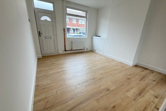 28, Clifton Road, NUNEATON photo 3