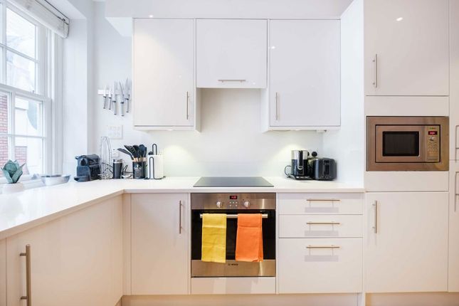 Flat 5, 11-12, Lovat Lane, London photo 4