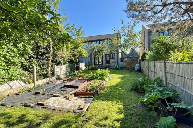 28 Thomas Street, Glossop photo 4