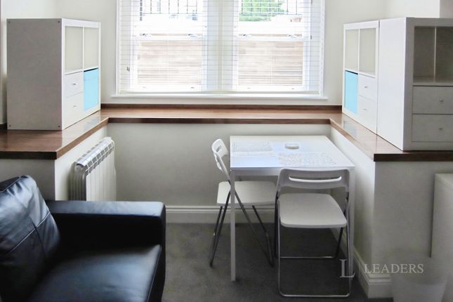 Flat 2, 15, Fitzwilliam Road, Cambridgeshire photo 2