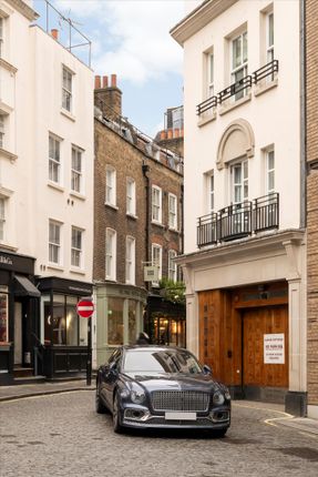 Flat for sale in Avery Row, London