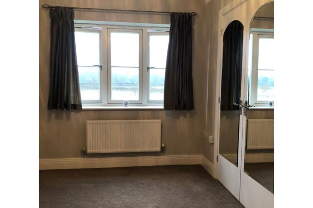 Flat to rent in Summer Close, Byfleet, West Byfleet