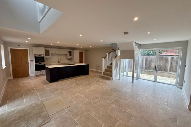 5 West End Barns, West End, Northwold photo 4
