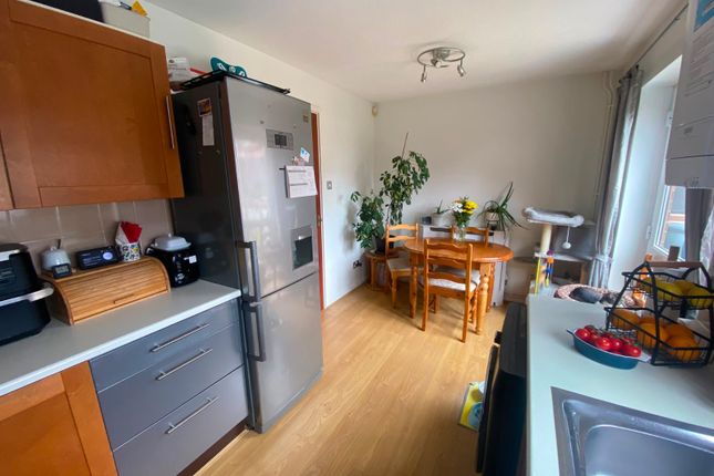 12, Marlowe Close, West Yorkshire photo 5