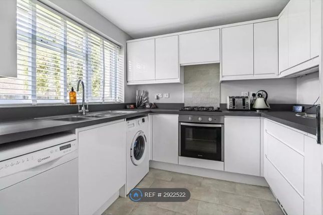 Hawksworth Close, Grove, Wantage photo 3