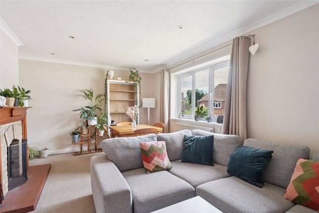 12B,, Gainsborough Crescent, Oxfordshire photo 2