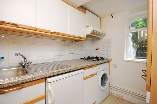 Thumbnail Flat to rent in Wallace Road, Islington, London