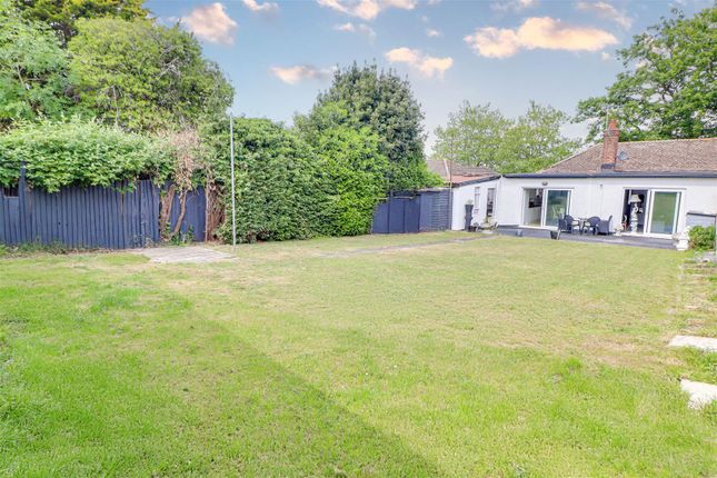 168, Eastwood Old Road, Leigh-On-Sea photo 2