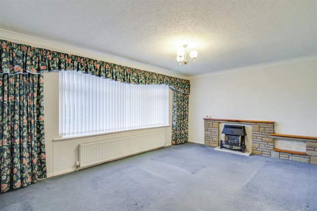 74, Storrs Hill Road, Ossett photo 4