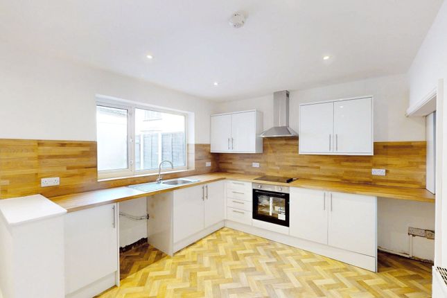 57 Bolton Road, Bolton photo 2