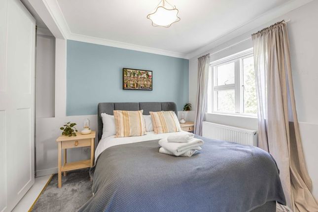 36A, Tavistock Crescent, London photo 4