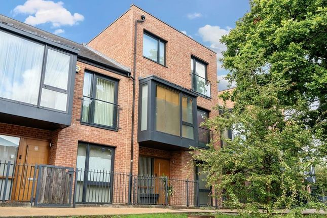 Thumbnail Town house for sale in Ruskin Parade, Edgware, Greater London