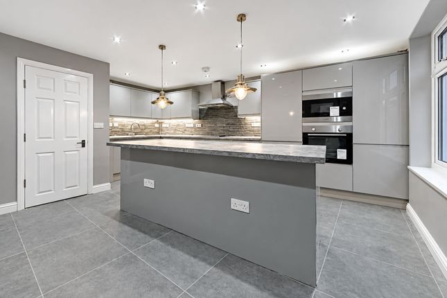 154 Carshalton Road, Sutton photo 3
