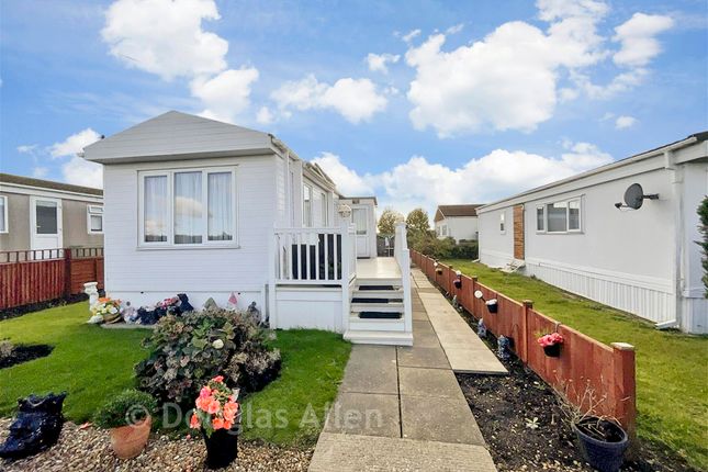 Orchard View, Lower Dunton Road, Brentwood photo 2