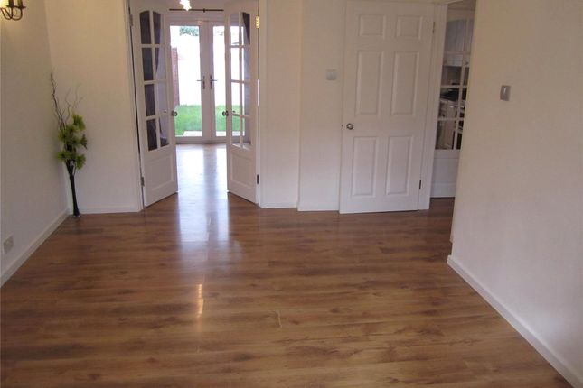 57, Elm Grove Estate, GLOUCESTER photo 3