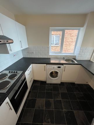 Flat to rent in The Parade, Birchington-On-Sea