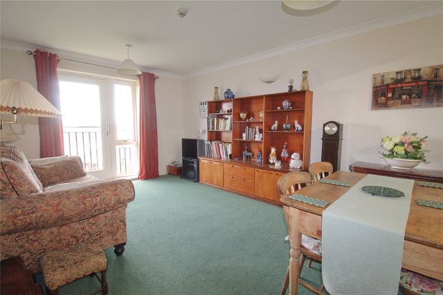 37, Florence Court, Wiltshire photo 3