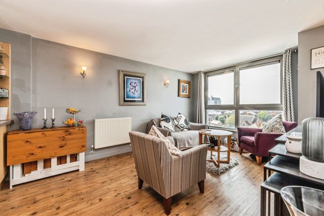 Flat 82, Aspects, 1, Throwley Way, Sutton photo 2