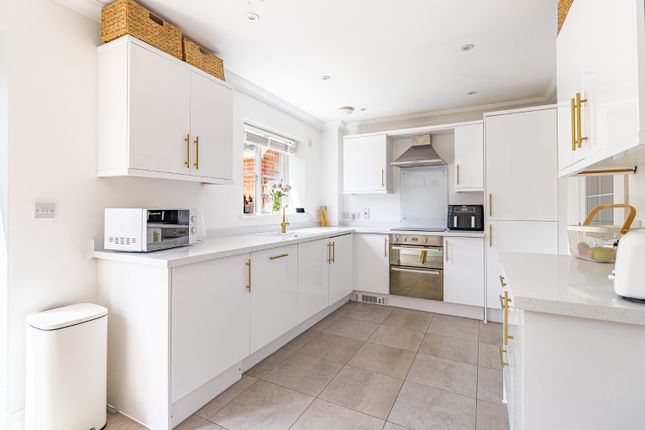 6, Brandon Close, Dereham photo 2