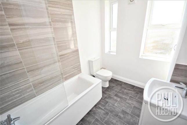 Flat 3, 125, London Road South, Suffolk photo 4