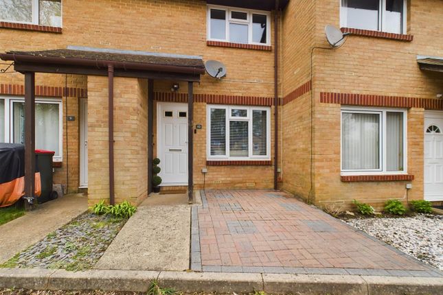 Thumbnail Property for sale in Coronet Close, Pound Hill, Crawley