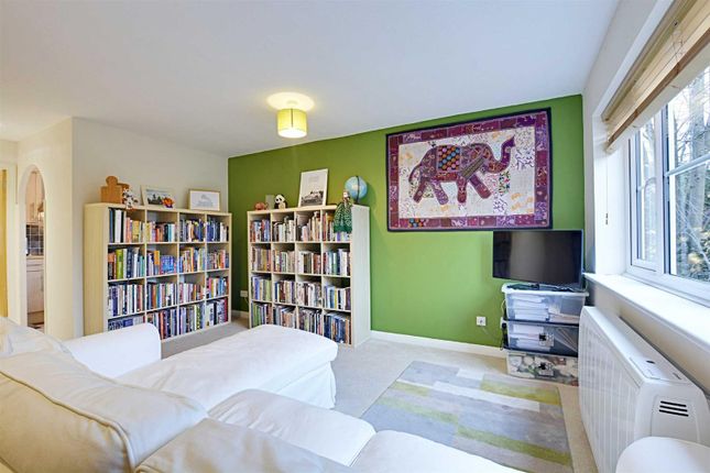 33, Bengeo Mews, Bengeo photo 3
