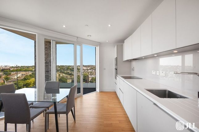 Flat 45, Somerset Place, 10, Brixton Hill, London photo 3