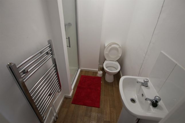 Room 2, 52, Thorn Hill, Northampton photo 3