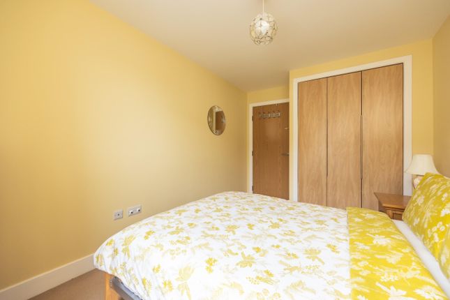 10 / 5 Burnbre Drive, Edinburgh photo 5