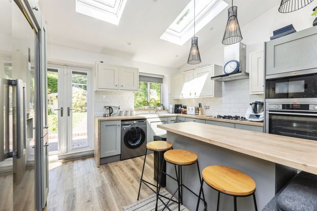 3, Acre Grove, Leeds photo 2