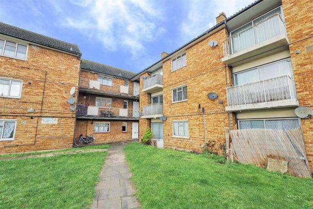 Thumbnail Flat for sale in Bourne Avenue, Hayes