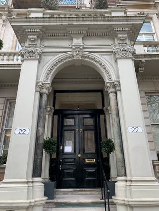 Office to let in Grosvenor Gardens, London