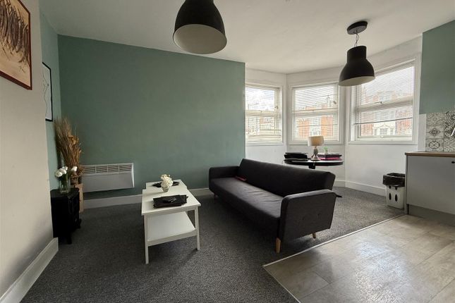 327A, London Road, Westcliff-On-Sea photo 3