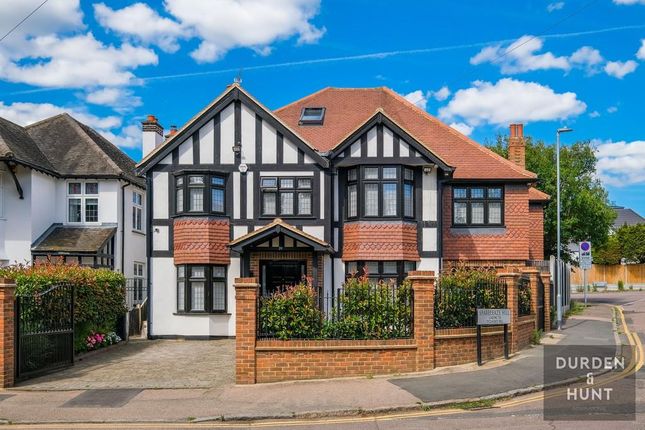 Thumbnail Detached house for sale in Brook Road, Loughton