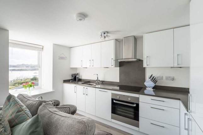 32 Deganwy Castle Apts Station Road, Deganwy, Conwy photo 4
