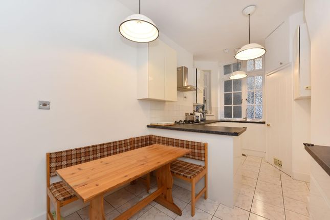 Flat 7, Weymouth Court, 1 Weymouth Street, London photo 4