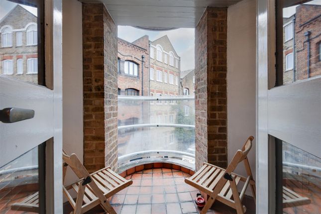 31 Narrow Street, London photo 3