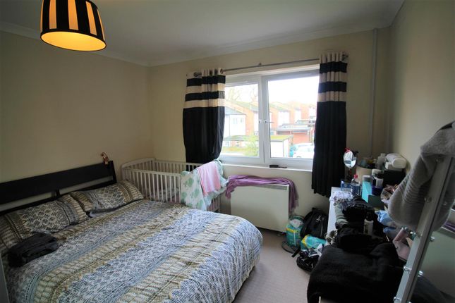 72, Abercrombie Gardens, Southampton photo 5
