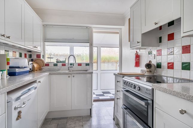 4 Church Road, Chichester photo 4