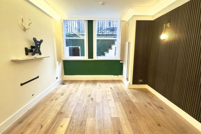 Flat 7, 22, Gledhow Gardens, London photo 5