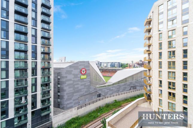 Thumbnail Flat for sale in Lionel Road South, Brentford