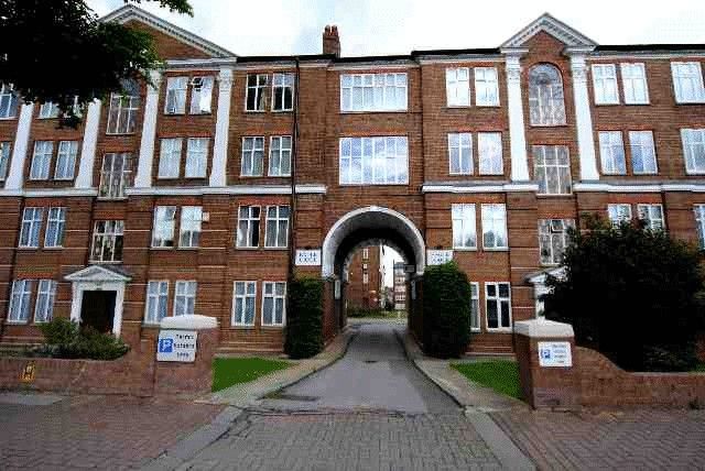 Thumbnail Flat to rent in Eagle Lodge, Golders Green