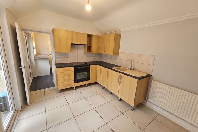 24 Pemberton Street, Llanelli photo 2