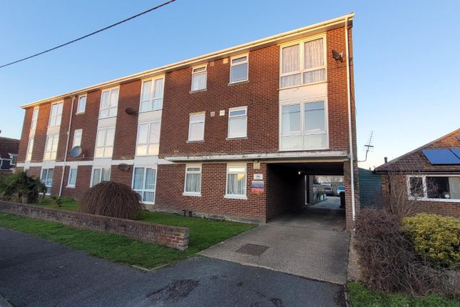 Thumbnail Flat to rent in Guildford House, New Romney, Kent