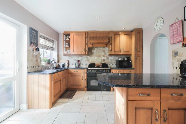 69, Woodburn Drive, Sheffield photo 2