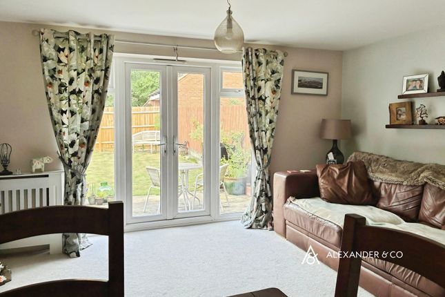21,, Brickhill Way, Buckinghamshire photo 2