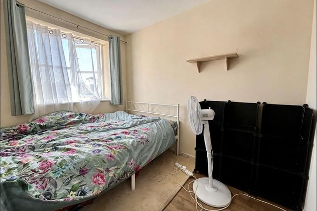 11, Hispano Mews P, London photo 4