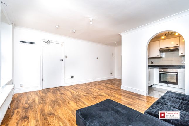 Flat for sale in Kenninghall Road, Lower Clapton, Hackney