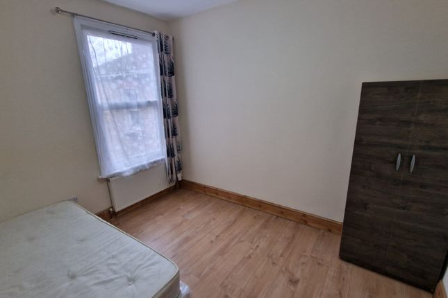 Thumbnail Room to rent in Shewsbury Road