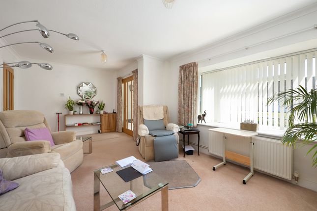 6 Willow Way, Whitstable photo 3